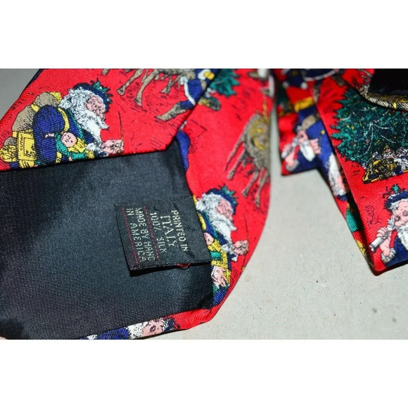 FERRELL REED for Hillhouse ltd Santa Christmas Tie - Picture 5 of 6